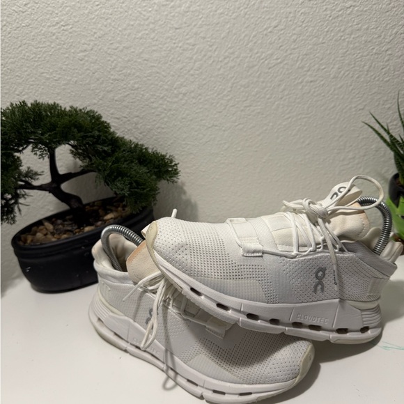 On Running CloudTec White Athletic Shoes - Picture 1 of 5